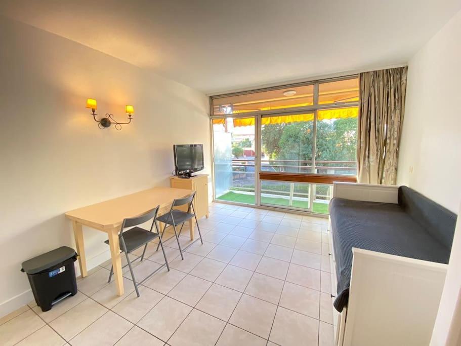 06U - Beautiful Studio In Residence - Swimming Pool And Tennis Court Saint-Laurent-du-Var Bagian luar foto