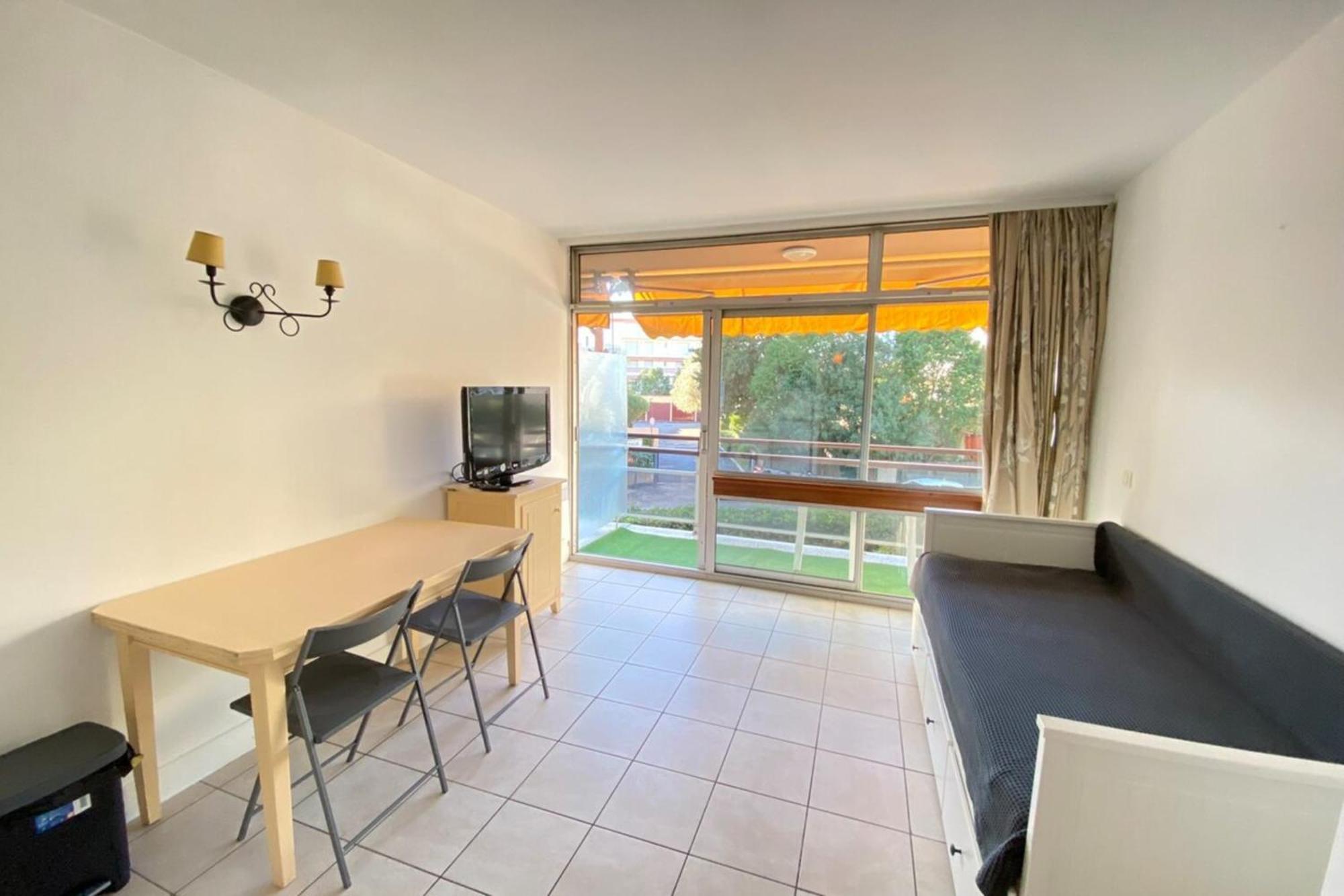 06U - Beautiful Studio In Residence - Swimming Pool And Tennis Court Saint-Laurent-du-Var Bagian luar foto