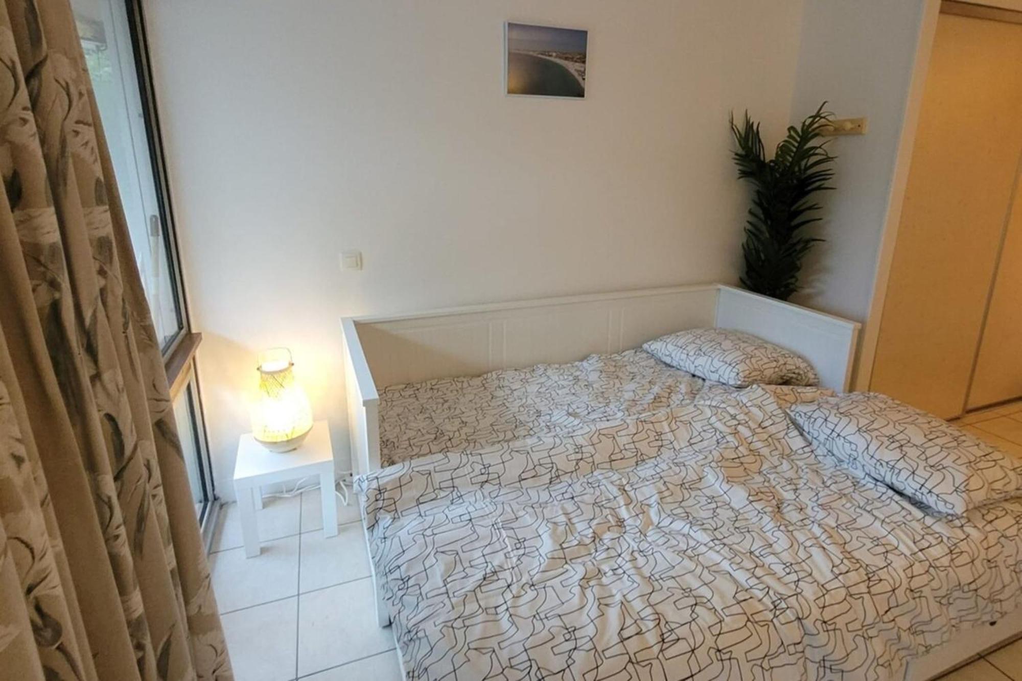 06U - Beautiful Studio In Residence - Swimming Pool And Tennis Court Saint-Laurent-du-Var Bagian luar foto