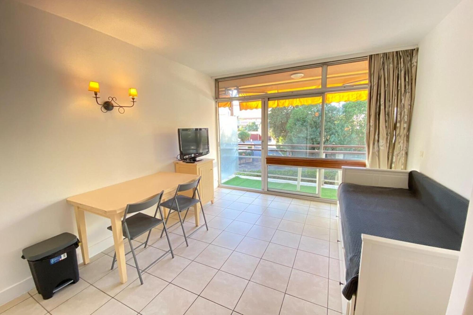 06U - Beautiful Studio In Residence - Swimming Pool And Tennis Court Saint-Laurent-du-Var Bagian luar foto