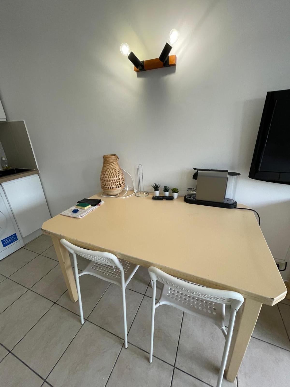 06U - Beautiful Studio In Residence - Swimming Pool And Tennis Court Saint-Laurent-du-Var Bagian luar foto